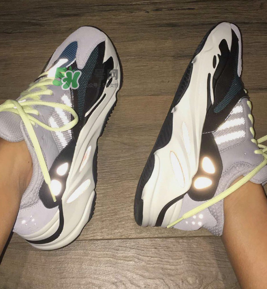 yeezy runner 700多少錢？侃爺復(fù)古跑鞋專柜價格
