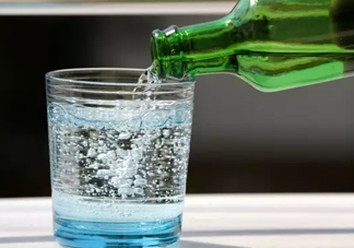 蘇打水是碳酸飲料嗎？蘇打水和碳酸飲料的區(qū)別