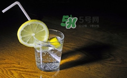 蘇打水什么時候喝最好？蘇打水什么人不能喝