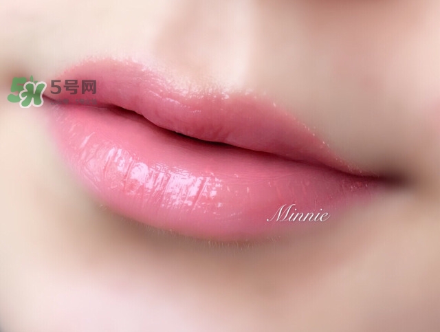 保濕口紅哪個牌子好？什么牌子的口紅保濕效果好
