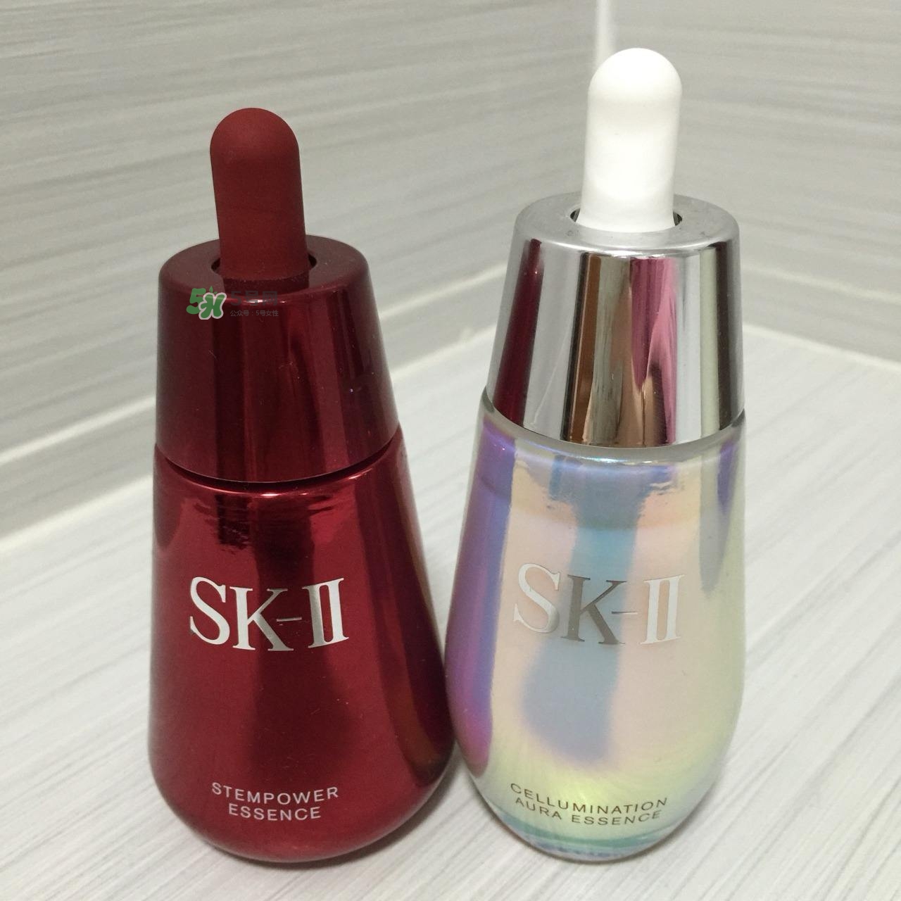 sk2小紅瓶和小燈泡精華哪個好？sk2小燈泡和小銀瓶精華區(qū)別
