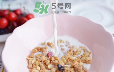 卡樂比梅果牛奶系列麥片好吃嗎？卡樂比梅果牛奶系列價格