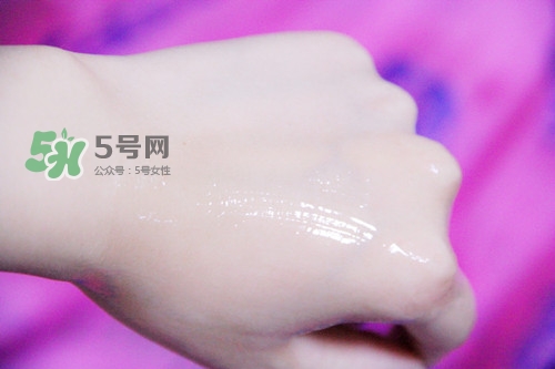 夢妝花萃凈白調(diào)理水怎么樣？夢妝花萃凈白調(diào)理水能補水嗎？