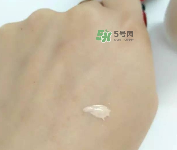 玫珂菲水粉霜怎么樣？玫珂菲全新雙用水粉霜好用嗎？