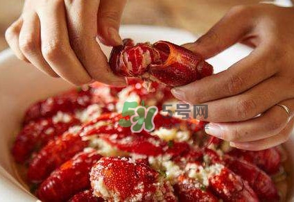 吃小龍蝦什么會(huì)得橫紋肌溶解癥？橫紋肌溶解癥嚴(yán)重嗎