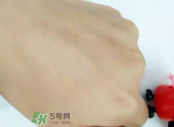 玫珂菲水粉霜怎么樣？玫珂菲全新雙用水粉霜好用嗎？
