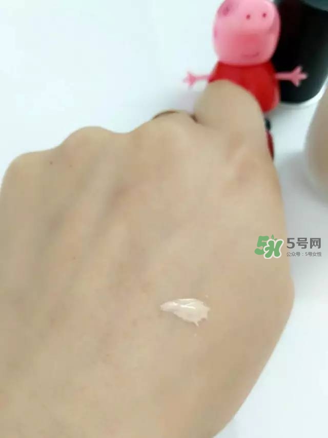 玫珂菲水粉霜怎么樣？玫珂菲全新雙用水粉霜好用嗎？