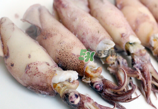 魷魚仔怎么清洗圖解？小魷魚怎么清洗？