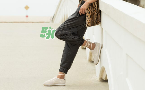 alc與nike cortez聯(lián)名在哪買？alc與耐克阿甘鞋聯(lián)名哪里有賣的？
