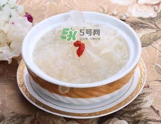 燕窩和銀耳的功效一樣嗎？燕窩和銀耳的區(qū)別？