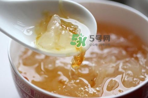 燕窩和銀耳的功效一樣嗎？燕窩和銀耳的區(qū)別？