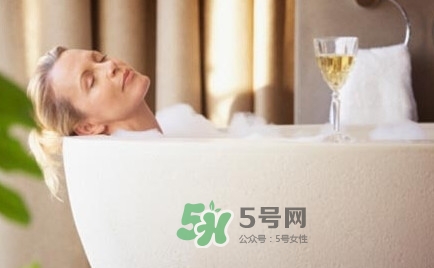 洗澡到底先洗身還是先洗頭？洗澡的正確順序是怎樣的