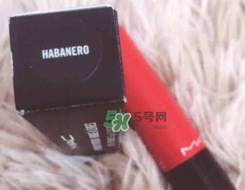 mac魅可立體凝彩唇膏怎么用？魅可立體凝彩唇膏真假辨別