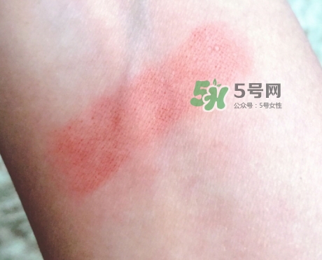 mac魅可立體凝彩唇膏怎么用？魅可立體凝彩唇膏真假辨別