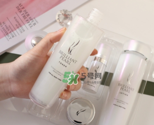 ahc珍珠美白水乳套盒有什么？ahc珍珠美白水乳套裝價格
