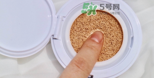 蘭蔻小粉盒氣墊怎么樣？蘭蔻小粉盒氣墊好用嗎