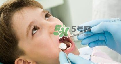 怎么防止寶寶長蛀牙？別讓孩子吃大人的口水