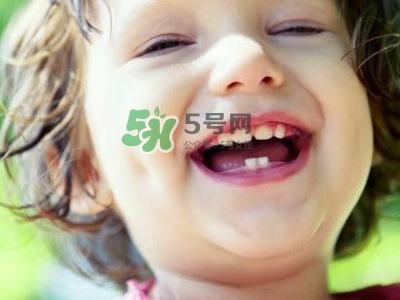 怎么防止寶寶長蛀牙？別讓孩子吃大人的口水