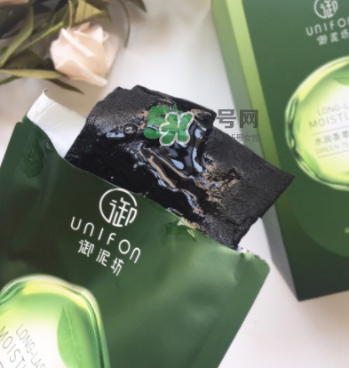 御泥坊水潤茶萃微囊黑面膜怎么用？