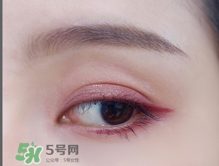 the estee edit眼影膏怎么用？酒紅色眼妝怎么畫