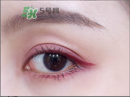 the estee edit眼影膏怎么用？酒紅色眼妝怎么畫