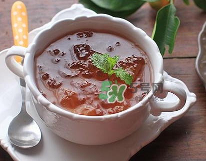 煮桃膠放冰糖還是紅糖？桃膠放鍋里要煮多久能吃