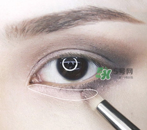 煙熏妝怎么畫(huà)？煙熏妝的畫(huà)法步驟圖解