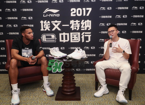 2017埃文特納中國行上腳穿的球鞋是什么牌子_哪個(gè)型號(hào)？