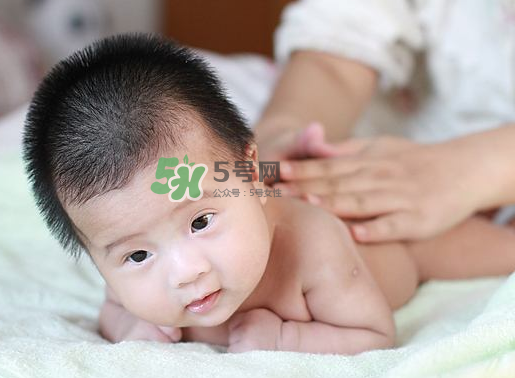 寶寶用爽身粉有危害嗎？爽身粉對(duì)寶寶有什么危害？
