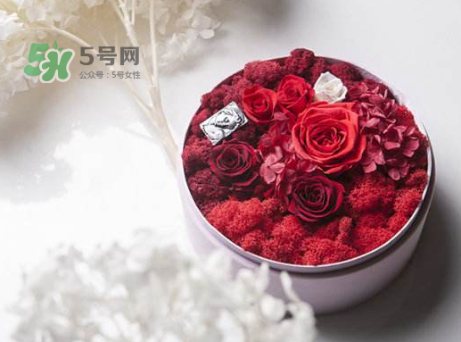送永生花代表什么？一個男孩送自己永生花是什么意思？