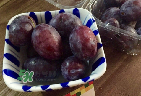 新鮮西梅好吃嗎？新鮮西梅什么味道