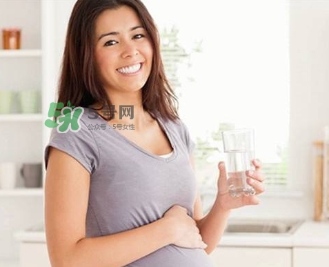 孕期為什么會(huì)水腫？孕期手腳腫怎么辦？
