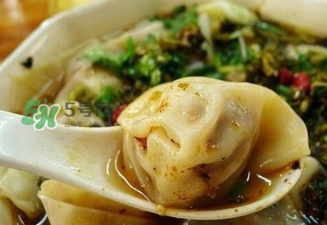 抄手是餛飩嗎？餛飩和抄手有什么區(qū)別