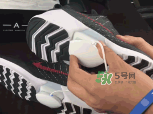 nike hyperadapt 1.0怎么充電？耐克自動(dòng)系鞋帶鞋要充電嗎？