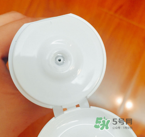 理膚泉潔面啫喱怎么樣？理膚泉潔面啫喱好用嗎？