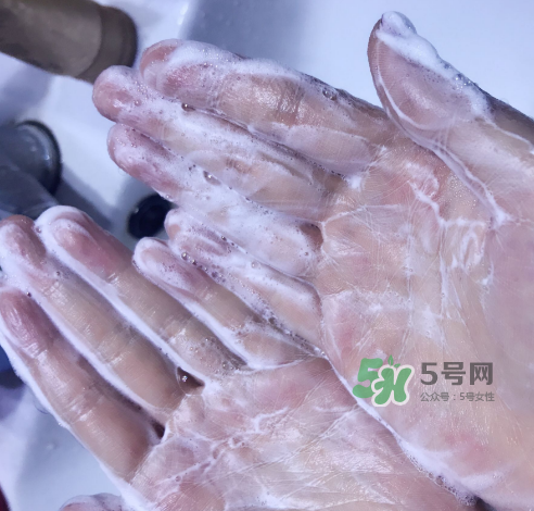 理膚泉潔面啫喱怎么樣？理膚泉潔面啫喱好用嗎？