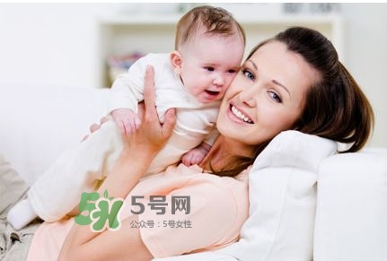 產(chǎn)后掉頭發(fā)很厲害怎么辦？產(chǎn)后掉頭發(fā)吃什么好？