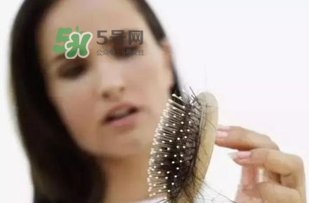 產(chǎn)后掉頭發(fā)很厲害怎么辦？產(chǎn)后掉頭發(fā)吃什么好？