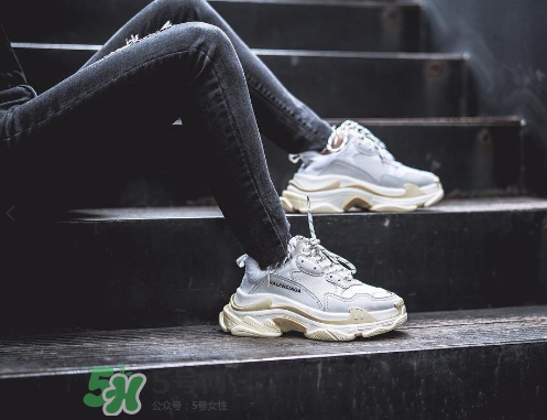 balenciaga triple s上腳效果怎么樣？巴黎世家復古訓練鞋上腳