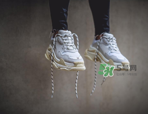 balenciaga triple s上腳效果怎么樣？巴黎世家復古訓練鞋上腳