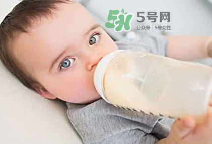 母乳和奶粉能混在一起吃嗎？母乳和奶粉混合喂養(yǎng)好嗎？