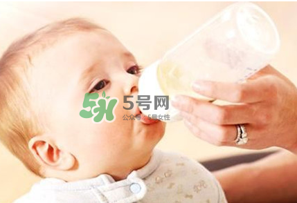 母乳和奶粉能混在一起吃嗎？母乳和奶粉混合喂養(yǎng)好嗎？