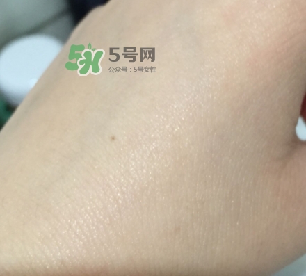 綠寶瓶和小黑瓶哪個(gè)好？綠寶瓶和小黑瓶對(duì)比