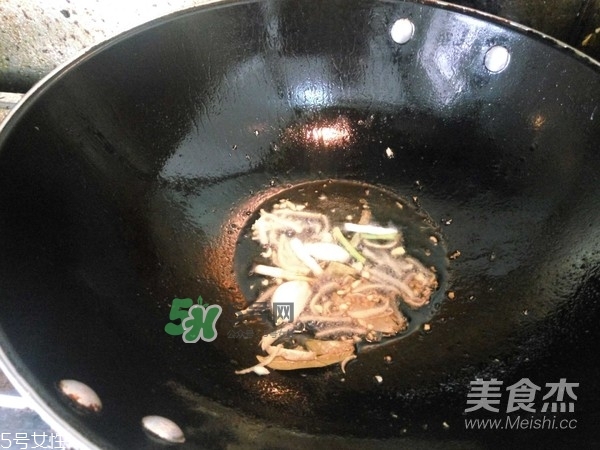 金鯧魚是海魚嗎？金鯧魚的刺多嗎？