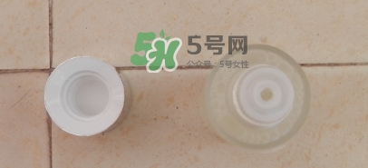 小黑瓶和神仙水哪個好？小黑瓶和神仙水哪個先用順序