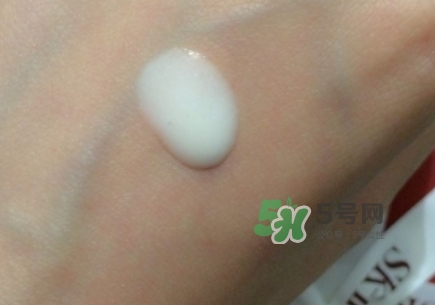 神仙水和小燈泡哪個好？神仙水和小燈泡使用順序
