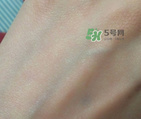 神仙水和小燈泡哪個好？神仙水和小燈泡使用順序