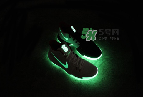歐文中國行同款夜光鴛鴦kyrie 3怎么樣？耐克夜光鴛鴦kyrie 3測評