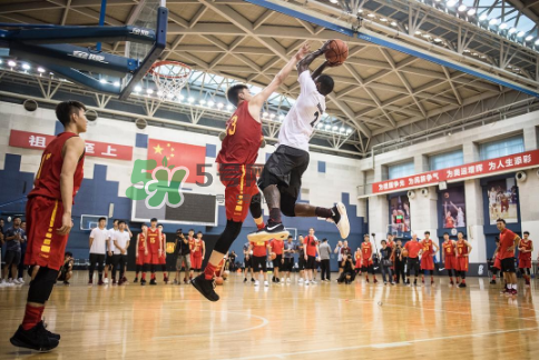 歐文中國行同款夜光鴛鴦kyrie 3怎么樣？耐克夜光鴛鴦kyrie 3測評