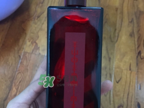資生堂紅色蜜露是水還是精華？資生堂紅色蜜露是爽膚水嗎